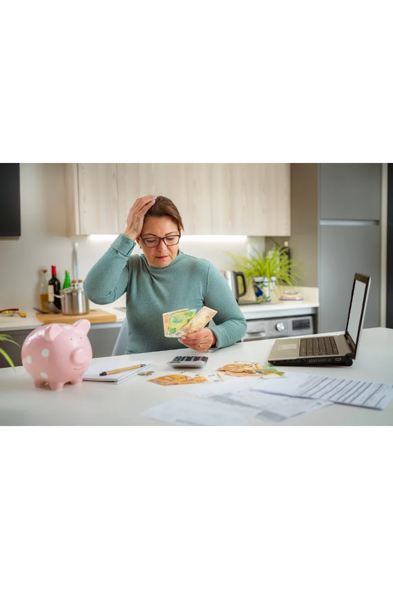 Estrés financiero: Por qué el dinero te genera taquicardia en la madrugada
